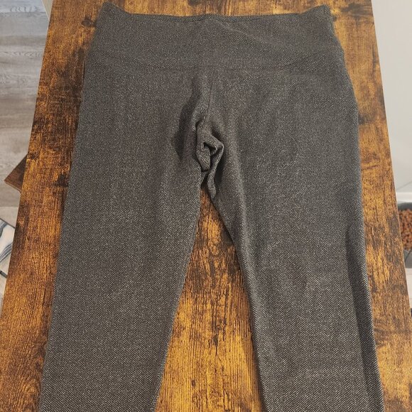 Old Navy XL Brown Chevron Leggings EUC - Picture 1 of 2